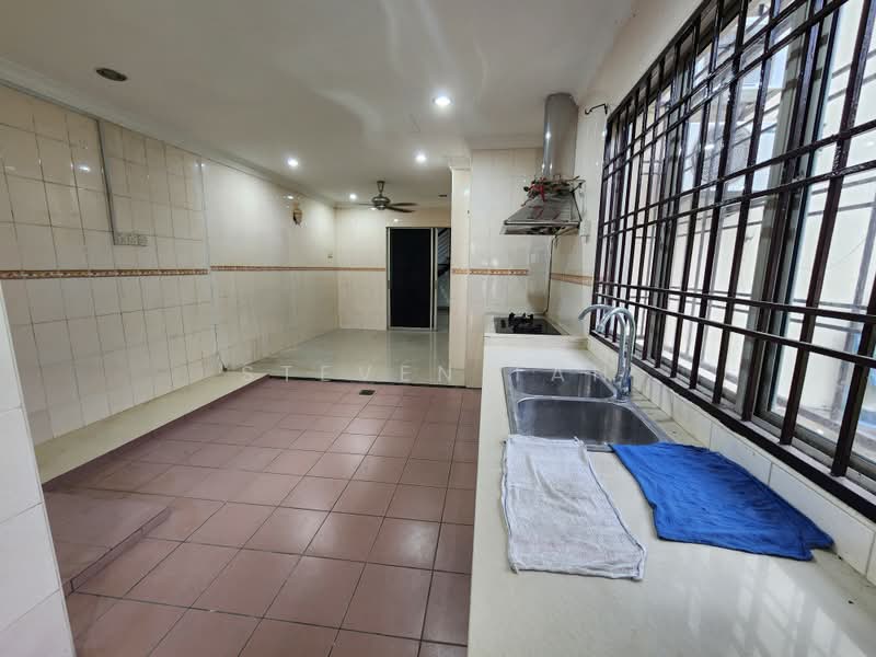 Rumah Berkembar untuk Dijual di Taman Putra Perdana (Puchong) - Steven Tan - Kitchen - PropertyGuru.com.my