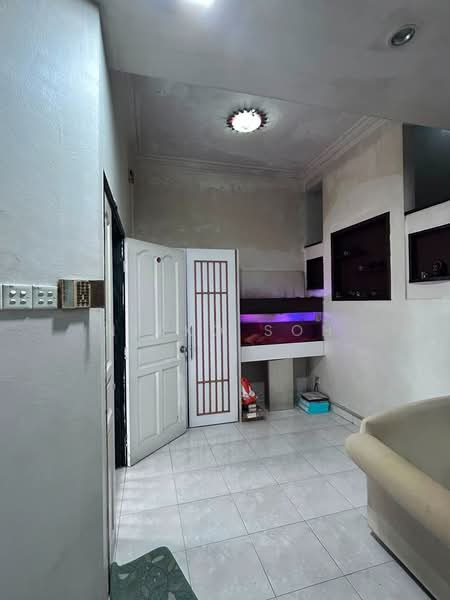 2-storey Terraced House for Sale in Taman Pelangi Indah (Ulu Tiram) - Nikko Soh - Living Room - PropertyGuru.com.my