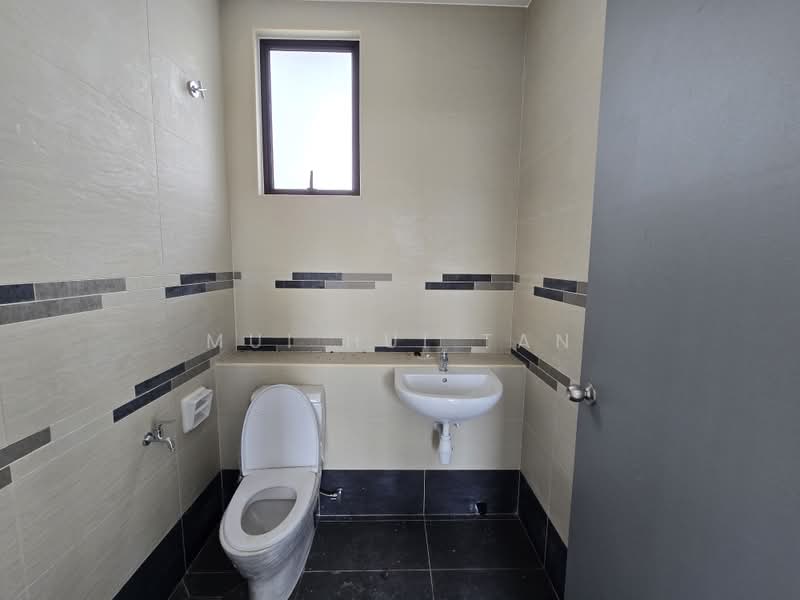 Factory for Rent in Eco Business Park 1 (Johor Bahru) - Mui Hui Tan - Bathroom - PropertyGuru.com.my