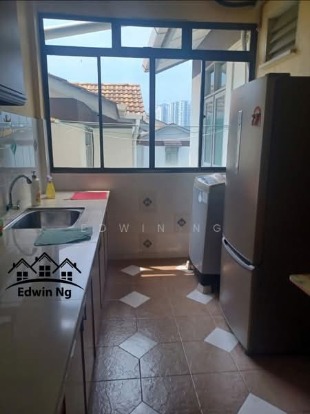 Pangsapuri untuk Dijual di Gedung Heights Apartment - Edwin Ng - Kitchen - PropertyGuru.com.my