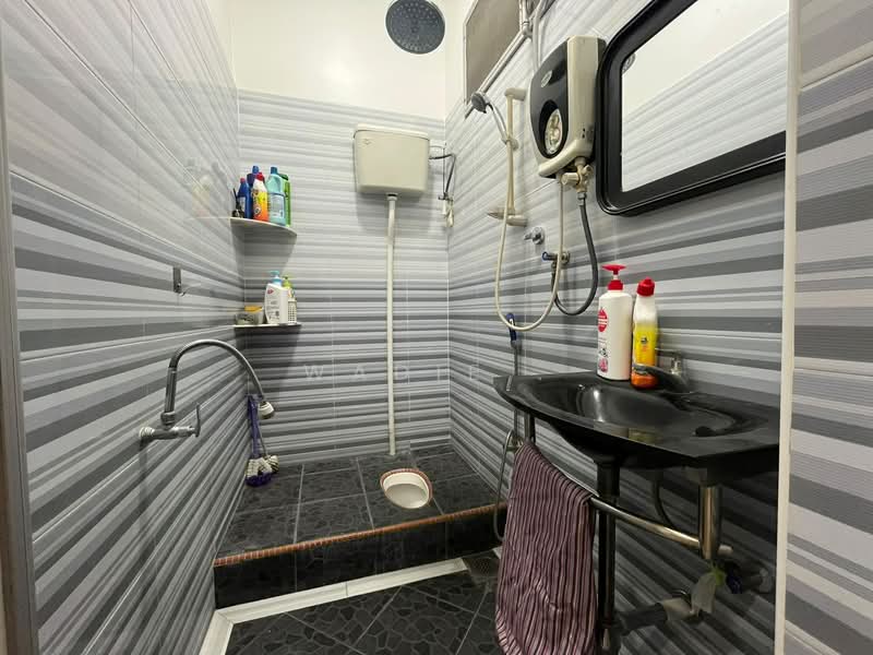Rumah Berkembar untuk Dijual di Taman Ria Jaya (Sungai Petani) - Wadie . - Bathroom - PropertyGuru.com.my