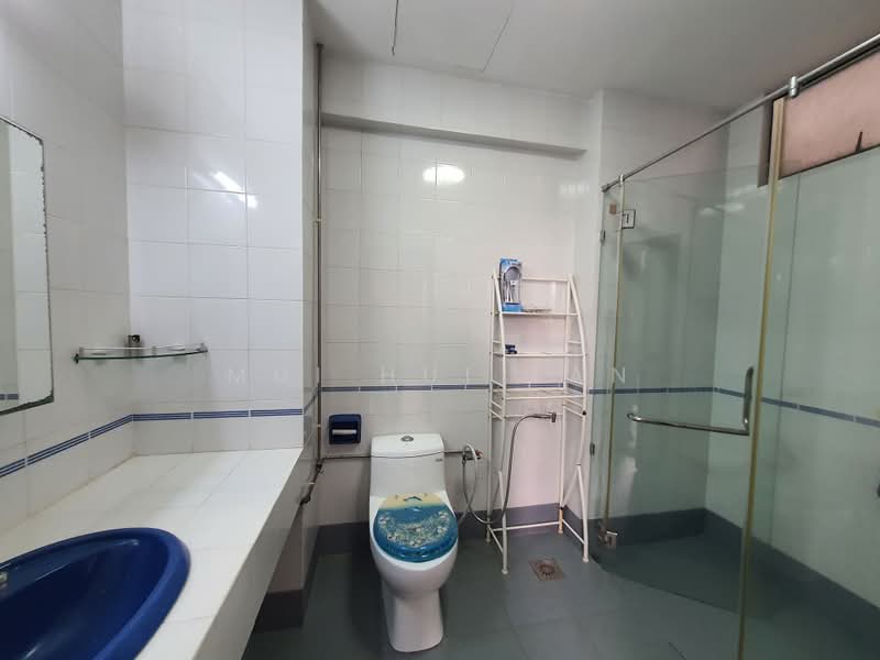 Condominium for Sale at Aloha Tower Condominium - Mui Hui Tan - Bathroom - PropertyGuru.com.my