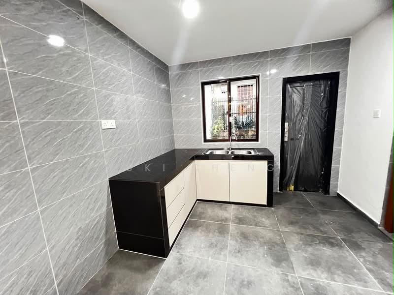 Rumah Teres 2-Tingkat untuk Dijual di Taman Skudai Baru (Skudai) - Yuki Cheng - Kitchen - PropertyGuru.com.my