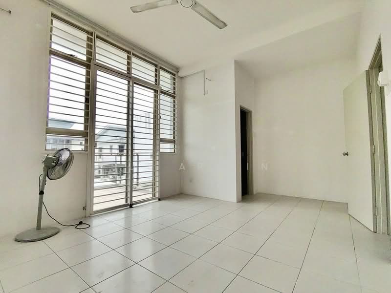 Semi-Detached House for Sale in Bandar Saujana Putra (Tanjong Duabelas) - Sue Arifin - Interior - PropertyGuru.com.my