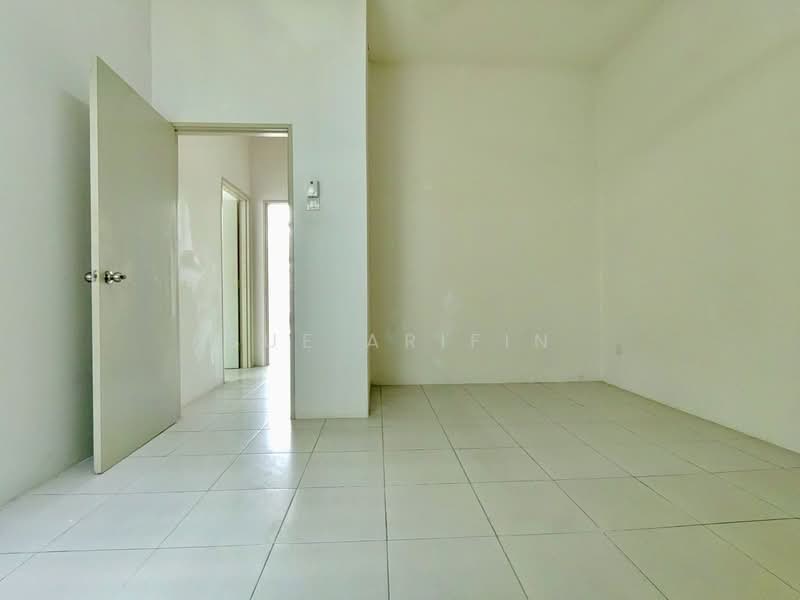 Semi-Detached House for Sale in Bandar Saujana Putra (Tanjong Duabelas) - Sue Arifin - Interior - PropertyGuru.com.my