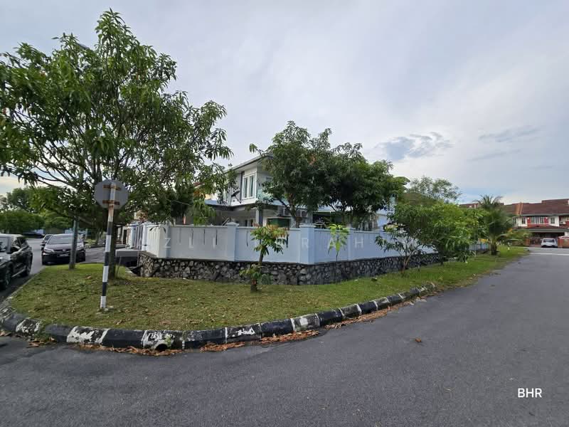 Rumah Teres 2-Tingkat untuk Dijual di Bandar Seri Putra (Bangi) - Azli Ibrahim - Exterior - PropertyGuru.com.my