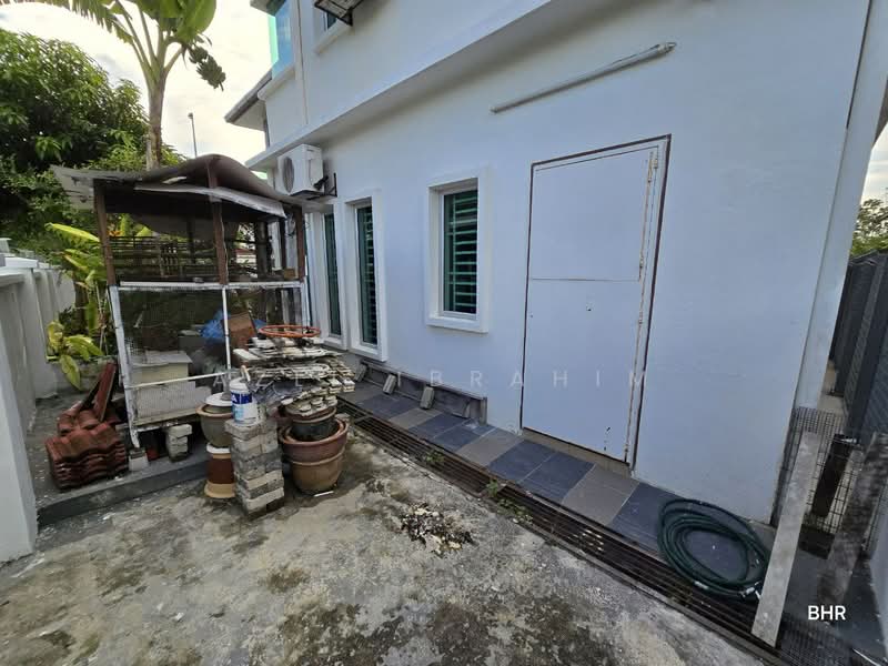 Rumah Teres 2-Tingkat untuk Dijual di Bandar Seri Putra (Bangi) - Azli Ibrahim - Exterior - PropertyGuru.com.my