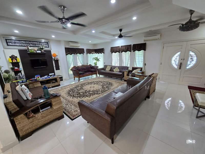 Rumah Teres 2-Tingkat untuk Dijual di Bandar Seri Putra (Bangi) - Azli Ibrahim - Living Room - PropertyGuru.com.my