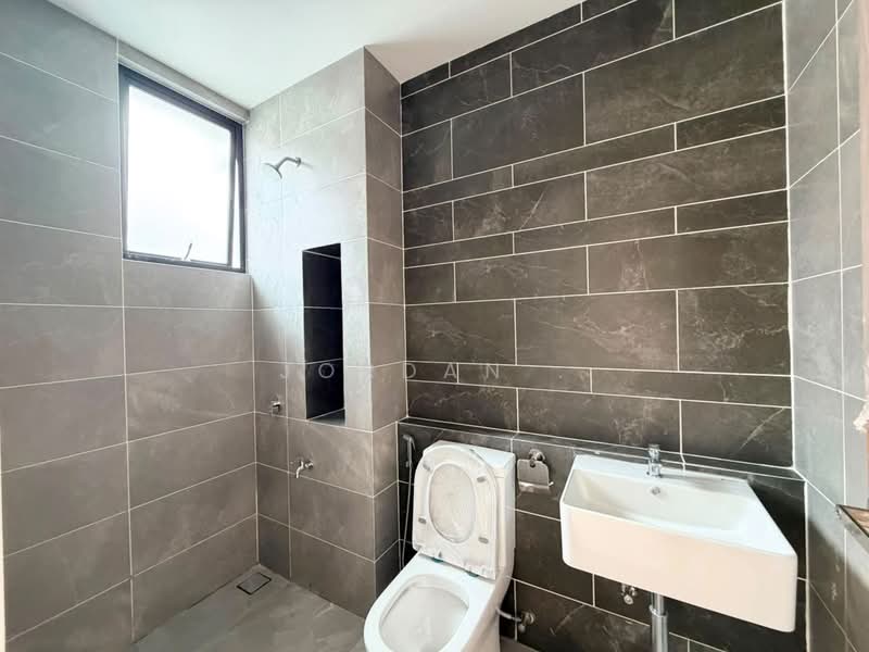 Rumah Teres 2-Tingkat untuk Disewa di Johor Bahru (Johor) - Jordan . - Bathroom - PropertyGuru.com.my