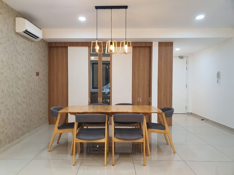 Pangsapuri untuk Dijual di Molek Pine 3 - Wan Ning - Dining Room - PropertyGuru.com.my