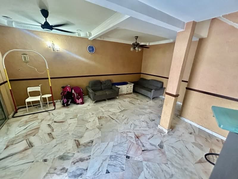 Rumah Teres 2-Tingkat untuk Dijual di Saujana Impian (Kajang) - Azli Ibrahim - Living Room - PropertyGuru.com.my