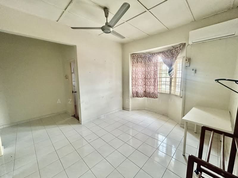 Rumah Teres 2-Tingkat untuk Dijual di Saujana Impian (Kajang) - Azli Ibrahim - Living Room - PropertyGuru.com.my