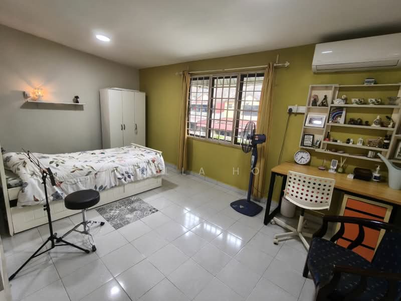 Rumah Teres 2.5-Tingkat untuk Dijual di Taman Muhibbah (Kulai) - Bella Ho - Bedroom - PropertyGuru.com.my