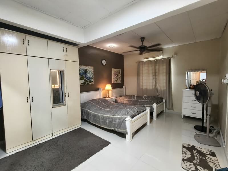 Rumah Teres 2.5-Tingkat untuk Dijual di Taman Muhibbah (Kulai) - Bella Ho - Bedroom - PropertyGuru.com.my