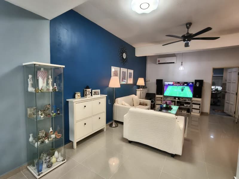 Rumah Teres 2.5-Tingkat untuk Dijual di Taman Muhibbah (Kulai) - Bella Ho - Living Room - PropertyGuru.com.my