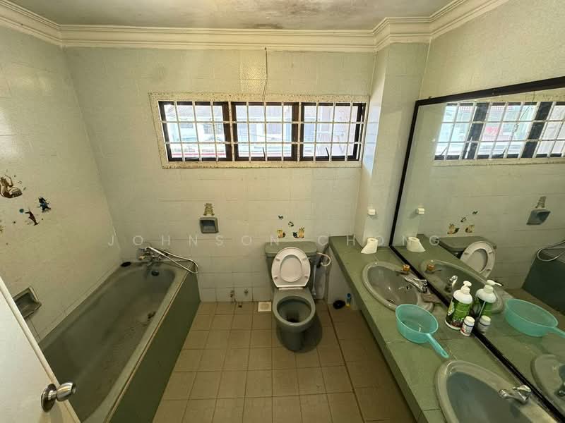 2-storey Terraced House for Sale in Taman Sri Skudai (Skudai) - Johnson Chong - Bathroom - PropertyGuru.com.my