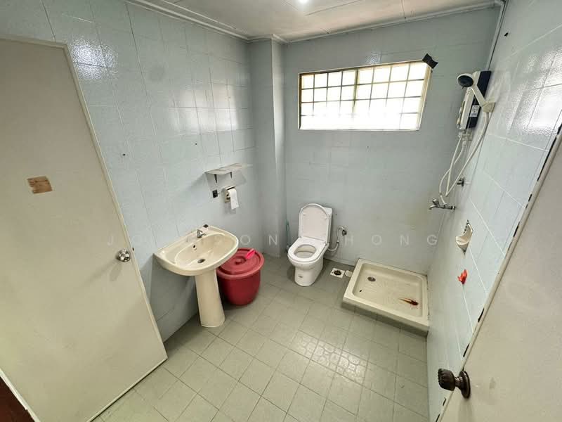 2-storey Terraced House for Sale in Taman Sri Skudai (Skudai) - Johnson Chong - Bathroom - PropertyGuru.com.my