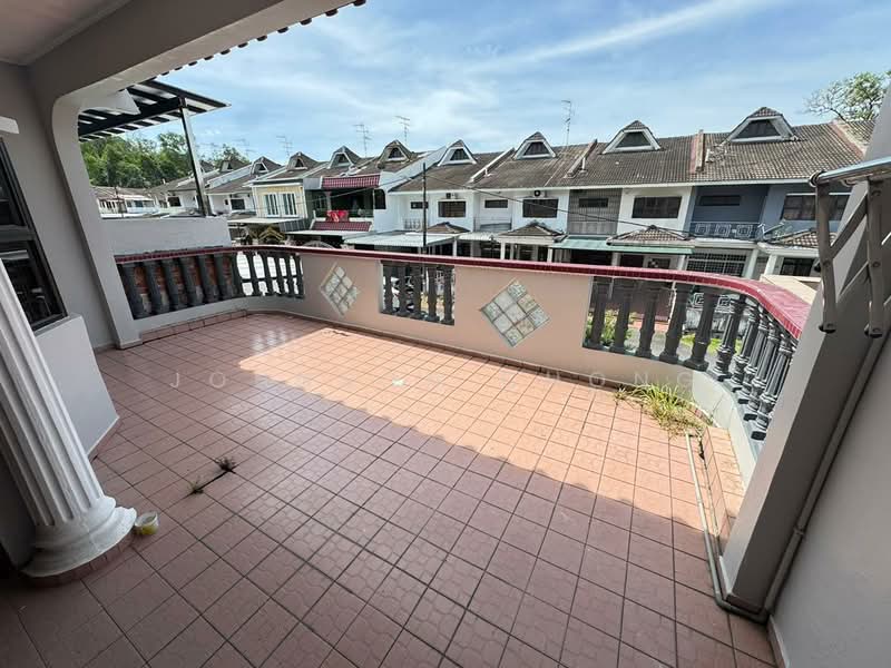 2-storey Terraced House for Sale in Taman Sri Skudai (Skudai) - Johnson Chong - Balcony - PropertyGuru.com.my