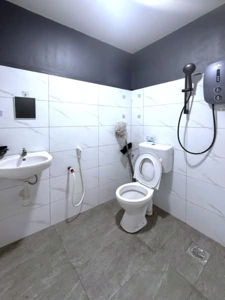 Bungalow House for Sale in Taman Kolam Air (Johor Bahru) - Karl Lim - Bathroom - PropertyGuru.com.my
