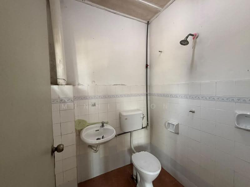 2-storey Terraced House for Sale in Bukit Sentosa (Rawang) - Minnie Wong - Bathroom - PropertyGuru.com.my