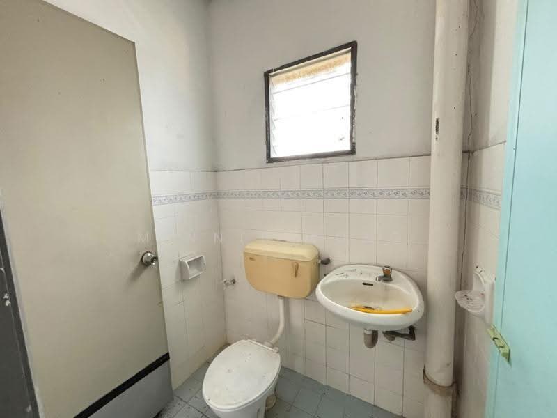 2-storey Terraced House for Sale in Bukit Sentosa (Rawang) - Minnie Wong - Bathroom - PropertyGuru.com.my