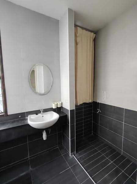 Cluster House for Sale in Taman Adda Heights (Tebrau) - Wallace Ang - Bathroom - PropertyGuru.com.my