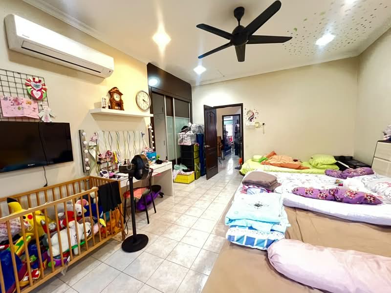 Rumah Teres 2-Tingkat untuk Dijual di Taman Bukit Mewah Fasa 9 (Kajang) - JUSTIN TAN - Bedroom - PropertyGuru.com.my