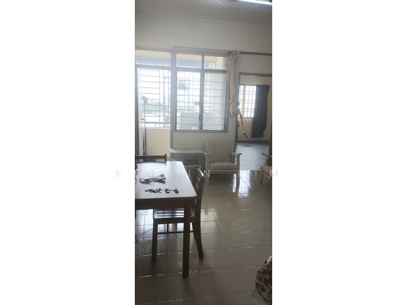 Pangsapuri untuk Dijual di Permai Jaya - Kelvin Lim - Living Room - PropertyGuru.com.my