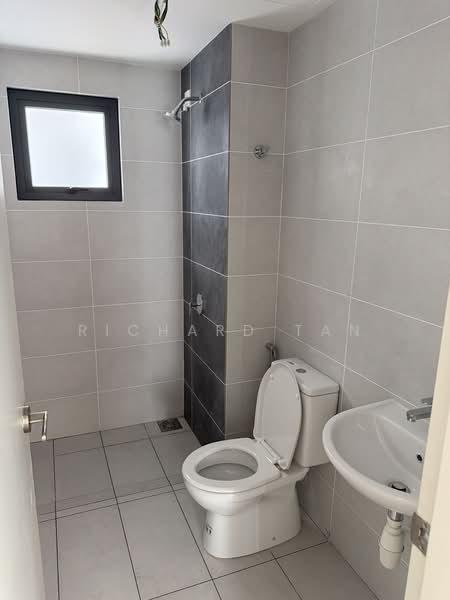 Service Residence for Sale at Jernih Residence - Richard Tan - Common Bathroom - PropertyGuru.com.my