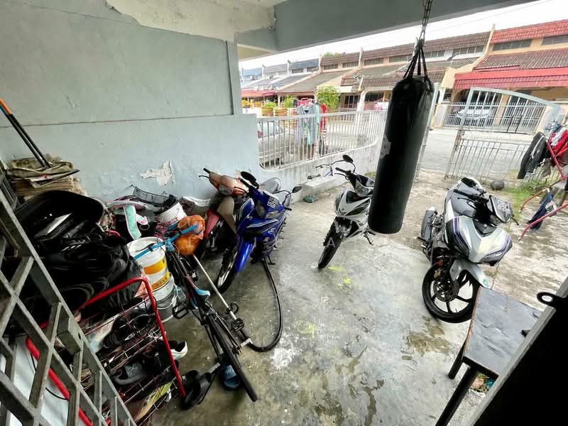 Rumah Teres 1-Tingkat untuk Dijual di Taman Cendana (Kajang) - Azli Ibrahim - Exterior - PropertyGuru.com.my