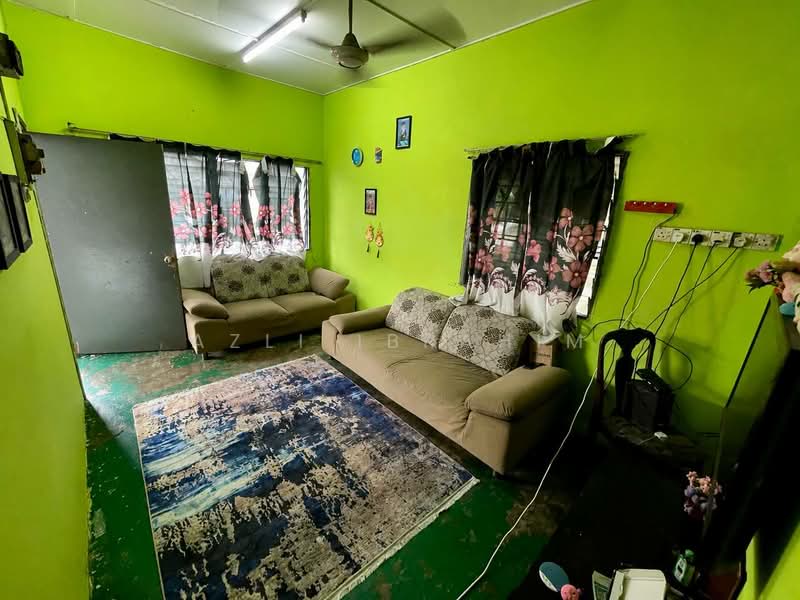 Rumah Teres 1-Tingkat untuk Dijual di Taman Cendana (Kajang) - Azli Ibrahim - Living Room - PropertyGuru.com.my