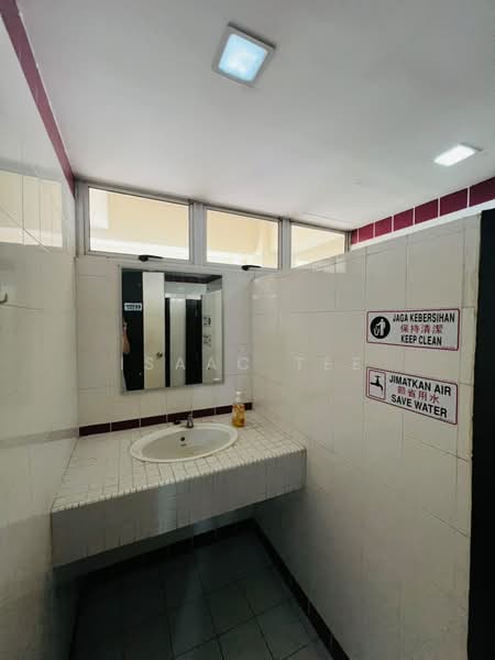 Retail Office untuk Disewa di Kelana Jaya (Petaling Jaya) - Isaac Tee - Bathroom - PropertyGuru.com.my