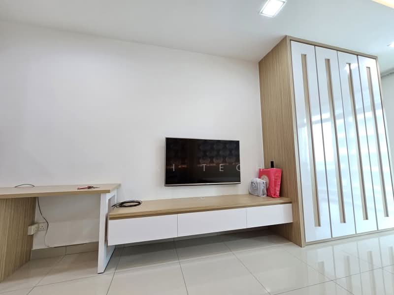 Kediaman Servis untuk Dijual di PARC Regency (Residensi Masai) - Miki Teoh - Living Room - PropertyGuru.com.my