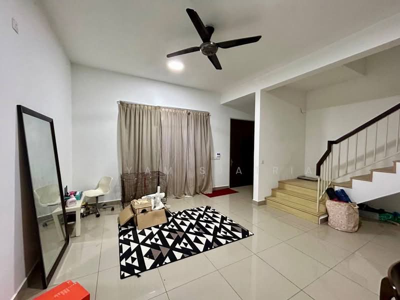 Rumah Teres untuk Disewa di Sepang (Selangor) - Irsyam Sjatria - Living Room - PropertyGuru.com.my