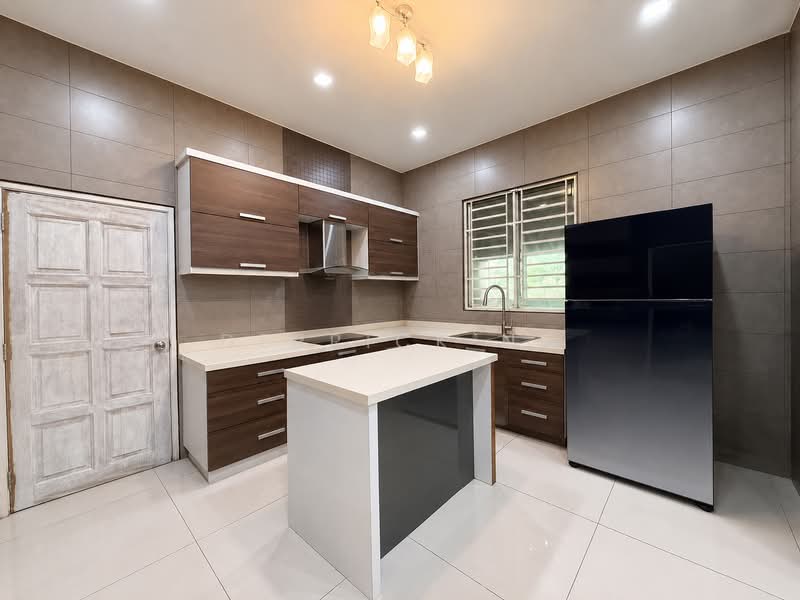 Semi-Detached House for Sale in Taman Laman Kuda (Anak Bukit) - Derrick Ng - Kitchen - PropertyGuru.com.my