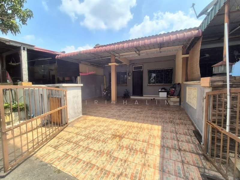 1-storey Terraced House for Sale in Bandar Baru Salak Tinggi (Sepang) - Hairi Halim - PropertyGuru.com.my