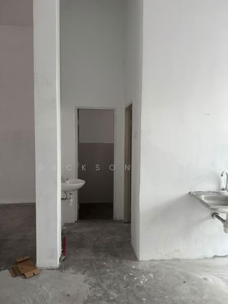 Retail Space for Rent in Johor Bahru (Johor) - Deckson Tan - Bathroom - PropertyGuru.com.my