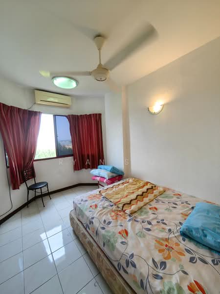 Condominium for Sale at Marina Bay Condominium - Ryan Sim - Bedroom - PropertyGuru.com.my