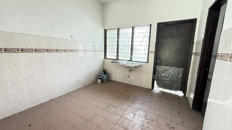 2-storey Terraced House for Sale in Alam Perdana (Puncak Alam) - Chloe Kok - Kitchen - PropertyGuru.com.my
