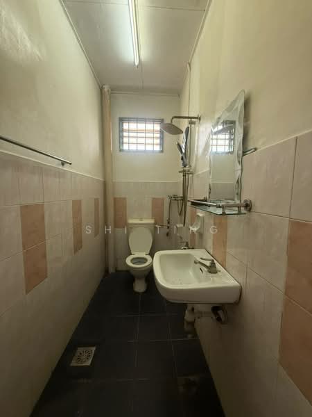 2-storey Terraced House for Sale in Bandar Putra (Kulai) - Shi Ting - Bathroom - PropertyGuru.com.my