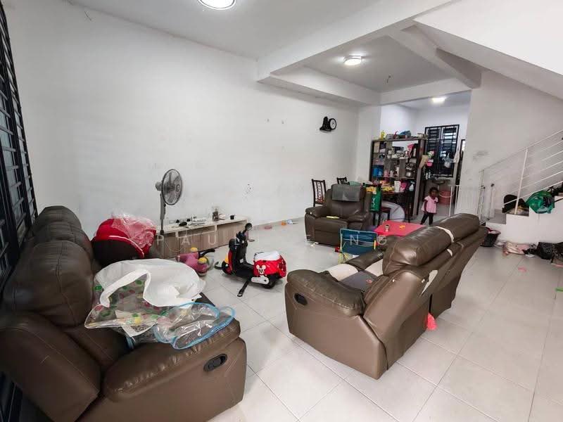 2-storey Terraced House for Sale in Taman Pulai Mutiara (Johor Bahru) - Pauline Ng - Living Room - PropertyGuru.com.my