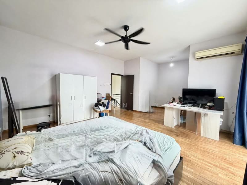 2-storey Terraced House for Sale in Taman Molek (Johor Bahru) - Pauline Ng - Bedroom - PropertyGuru.com.my