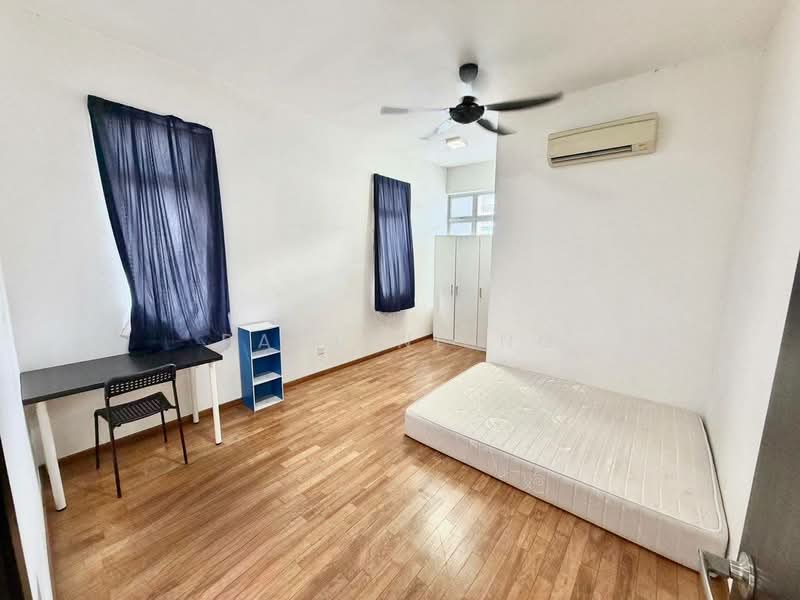 2-storey Terraced House for Sale in Taman Molek (Johor Bahru) - Pauline Ng - Bedroom - PropertyGuru.com.my