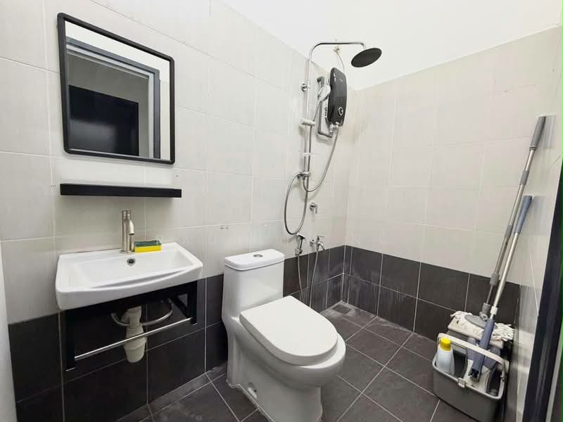 2-storey Terraced House for Sale in Mount Austin (Johor Bahru) - Pauline Ng - Bathroom - PropertyGuru.com.my
