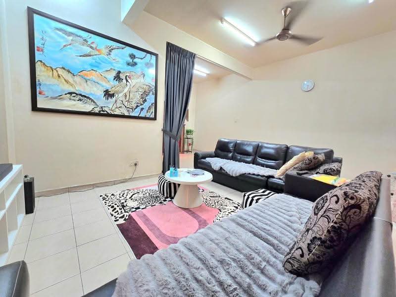 Rumah Teres 2-Tingkat untuk Dijual di Taman Desa Cemerlang (Ulu Tiram) - Nikko Soh - Living Room - PropertyGuru.com.my