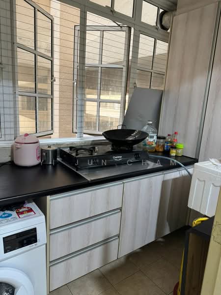 Apartment for Sale at Seri Puri - Yi Jun Cham - Kitchen - PropertyGuru.com.my