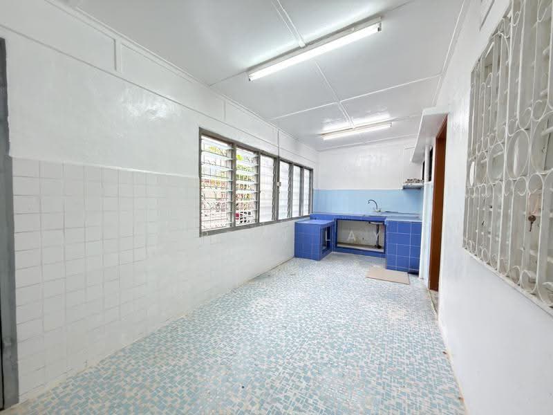 1-storey Terraced House for Sale in Taman Kurnia (Kluang) - Gipson Lay - Kitchen - PropertyGuru.com.my