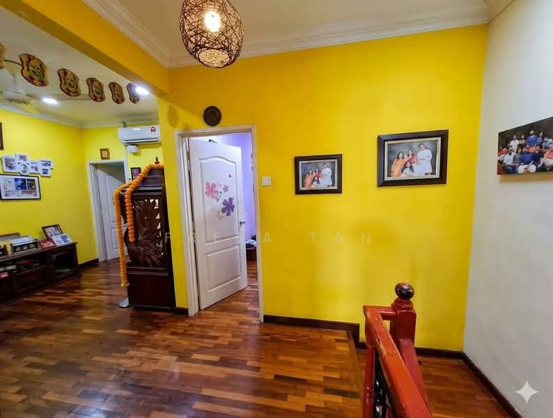 Rumah Teres untuk Dijual di Bukit Rahman Putra (Sungai Buloh) - Freya Tan - PropertyGuru.com.my