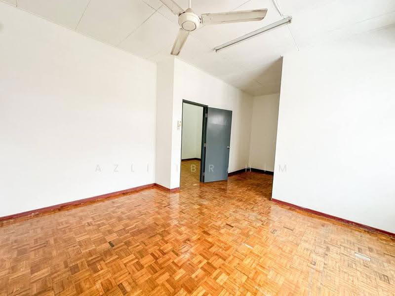 2-storey Terraced House for Sale in Taman Puncak Jalil (Seri Kembangan) - Azli Ibrahim - Interior - PropertyGuru.com.my