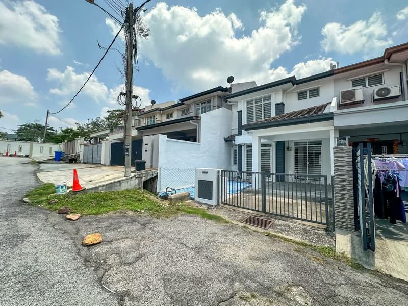 2-storey Terraced House for Sale in Taman Puncak Jalil (Seri Kembangan) - Azli Ibrahim - Exterior - PropertyGuru.com.my